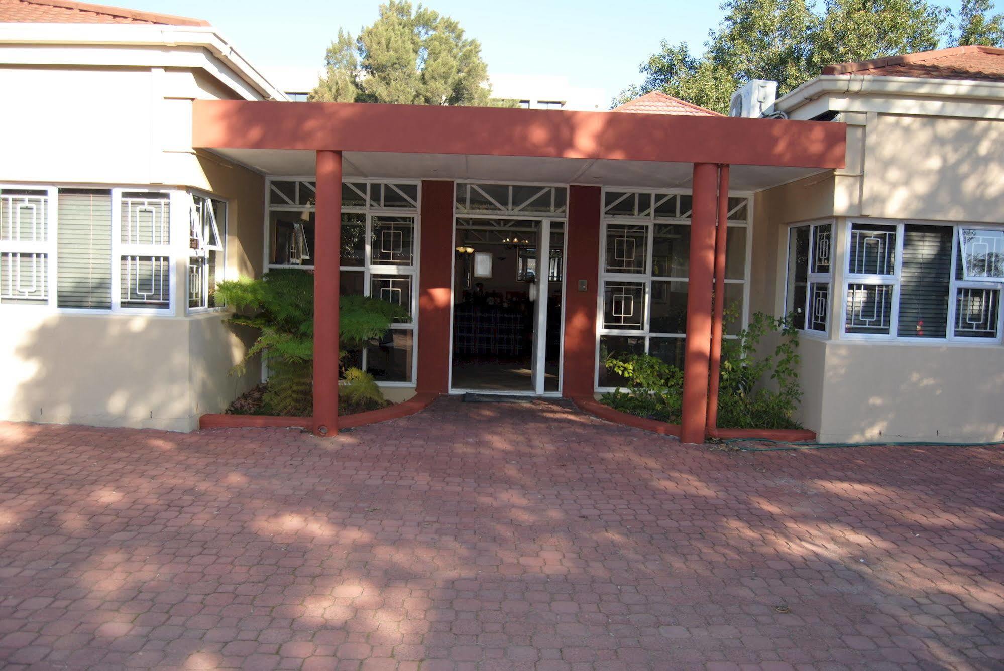 Broadway Bellville 4* Cape Town